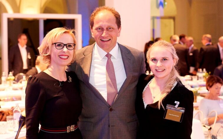 Barbara Bertolini, Alexander Graf Lambsdorff, Vizepräsident des Europäischen Parlaments, Ronja Gianna Bertolini / © Barbara Bertolini