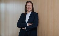 Dr. Maike Kolbeck, Pressesprecherin, DJE Kapital AG