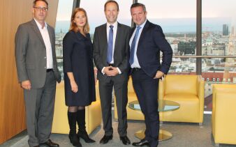 v.l.n.r. Dieter Aigner (Geschäftsführer Raiffeisen KAG), Christine Würfel (Leiterin Group Regulatory Transparency, RBI), Heinz Macher (Leiter Regulation, Tax & Compliance, Raiffeisen KAG) und Rainer Schnabl (Vorsitzender der Geschäftsführung, Raiffeisen KAG)