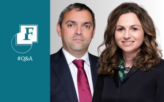 Arif Husain, Head of Fixed Income, und Anna Dreyer, Portfoliomanagerin bei T. Rowe Price