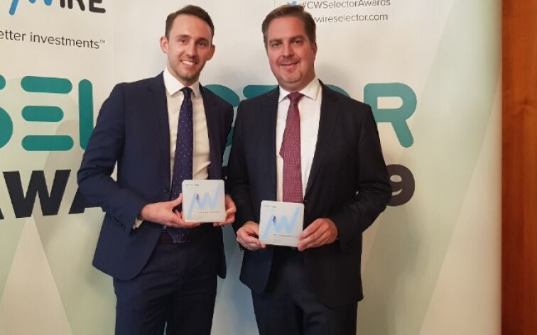 Sebastian Leigh (links) und Andreas Strobl (rechts) mit den Citywire-Awards / © Berenberg