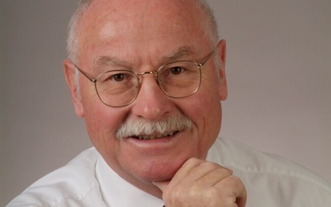 Dr. Martin Hüfner