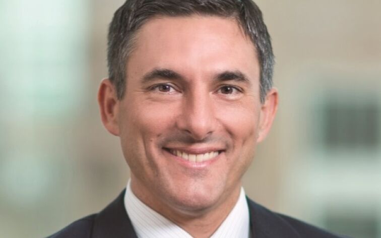 Dr. Ricardo Adrogué, Leiter der Emerging Markets Debt Group, Barings / © Barings