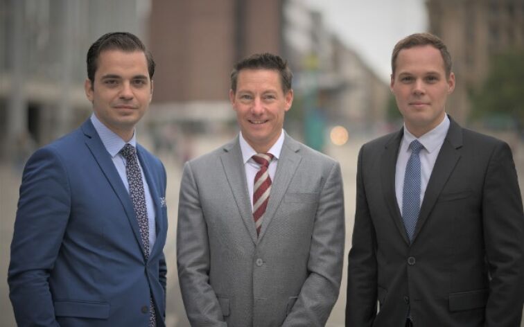 Das Shareholder Value Management AG Vertriebsteam (von links): Endrit Çela, Philipp Prömm und Neuzugang Micha Siegle / © Shareholder Value Management AG
