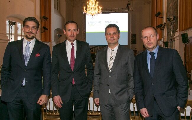v.l.n.r.: Mag. Matthias Zeinitzer, Mag. Markus Ploner, CFA, MB, Dr. Thomas Steinberger und Univ.-Prof. DDr. Thomas Dangl (alle Spängler IQAM Invest)