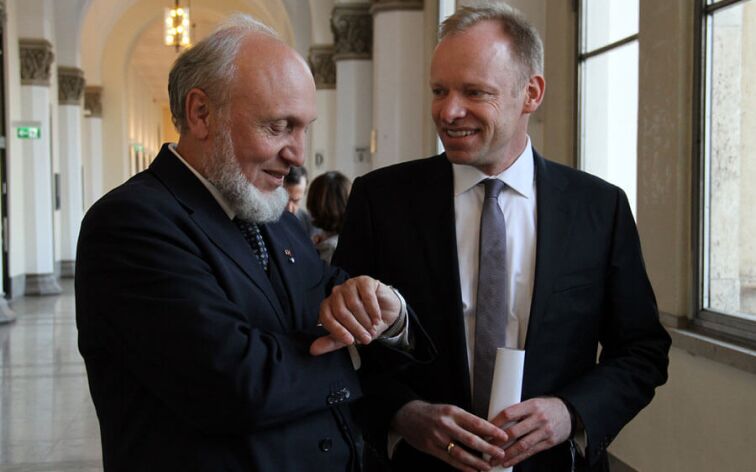 Hans-Werner Sinn und Nachfolger Clemens Fuest in der LMU / © Romy Vinogradova, ifo