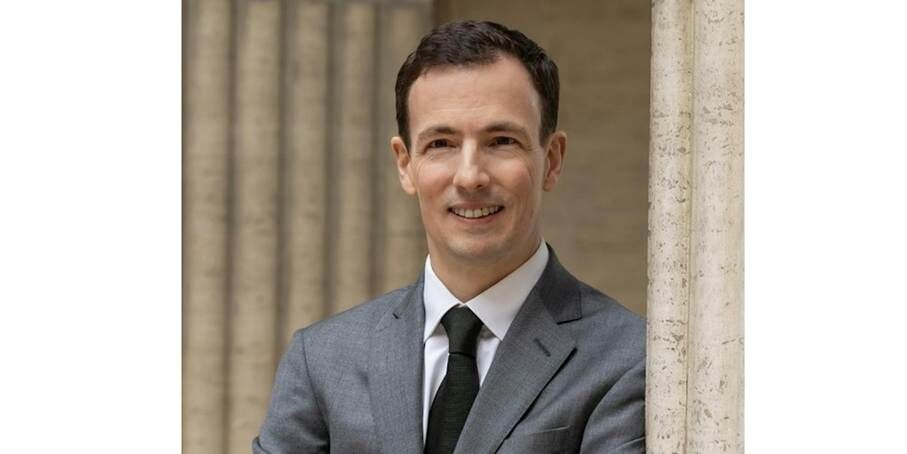 Une image contenant personne, Visage humain, habits, sourire
Le contenu généré par l’IA peut être incorrect.